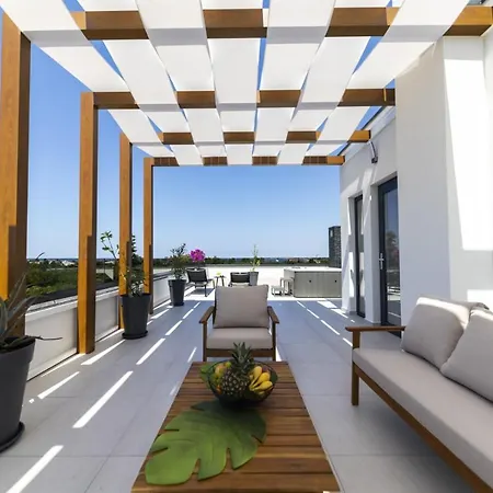 Crowonder Mila Prestige With Heated Swimming Pool, Jacuzzi And Sauna