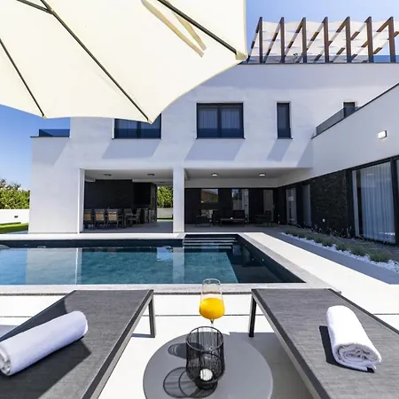 Crowonder Mila Prestige With Heated Swimming Pool, Jacuzzi And Sauna * Zaton (Zadar)