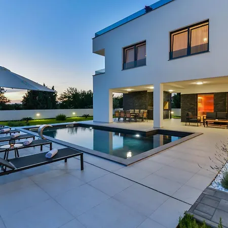 Crowonder Mila Prestige With Heated Swimming Pool, Jacuzzi And Sauna Zaton (Zadar)