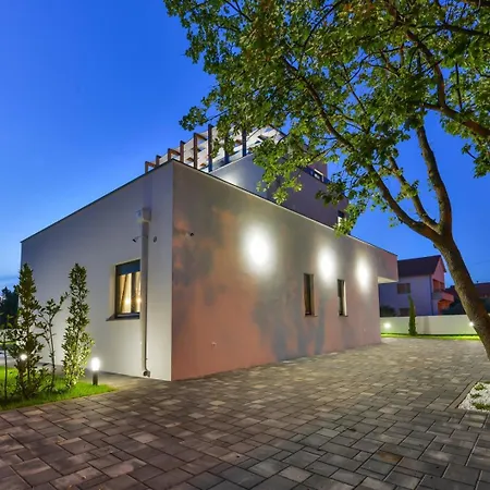 Crowonder Mila Prestige With Heated Swimming Pool, Jacuzzi And Sauna * Zaton (Zadar)