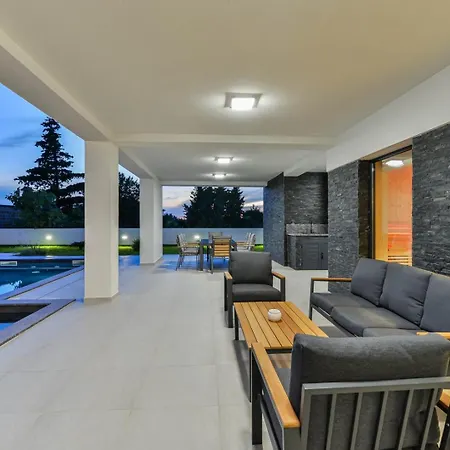 Crowonder Mila Prestige With Heated Swimming Pool, Jacuzzi And Sauna Villa Zaton (Zadar)