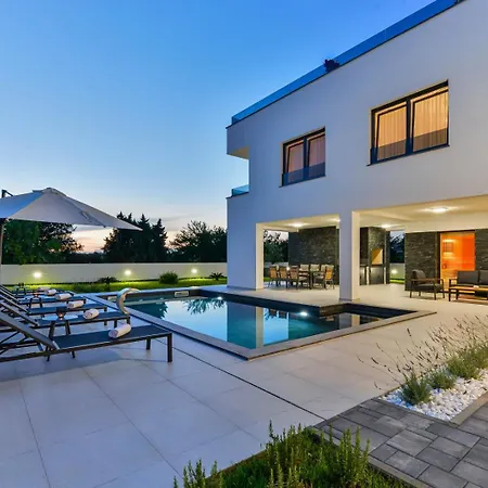 Crowonder Mila Prestige With Heated Swimming Pool, Jacuzzi And Sauna Villa Zaton