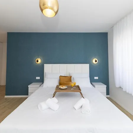 Crowonder Mila Prestige With Heated Swimming Pool, Jacuzzi And Sauna Villa *