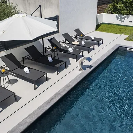 Crowonder Mila Prestige With Heated Swimming Pool, Jacuzzi And Sauna