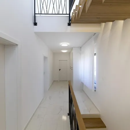 Crowonder Mila Prestige With Heated Swimming Pool, Jacuzzi And Sauna Villa