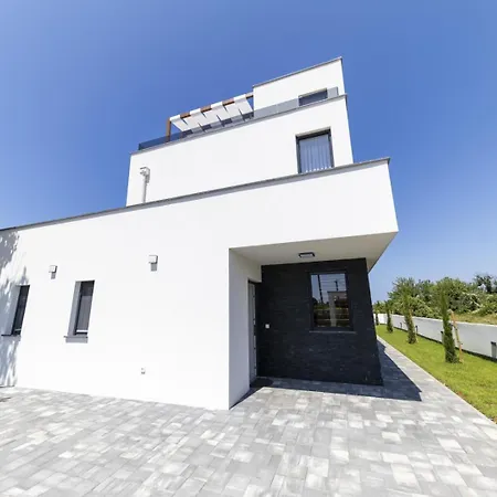 Crowonder Mila Prestige With Heated Swimming Pool, Jacuzzi And Sauna Villa Zaton (Zadar)