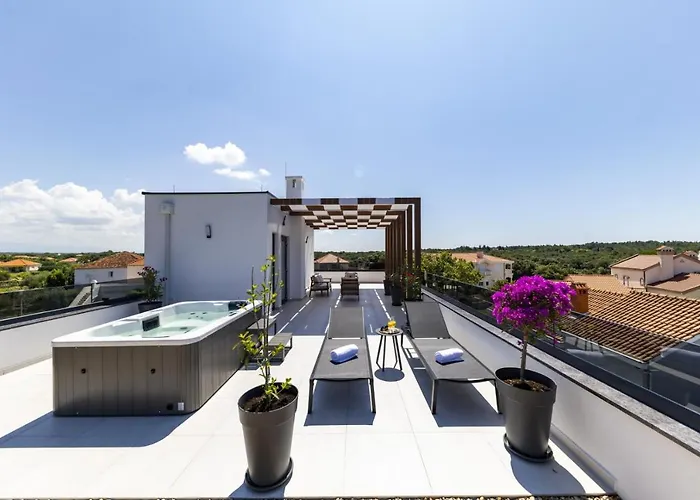 Crowonder Mila Prestige With Heated Swimming Pool, Jacuzzi And Sauna * Zaton (Zadar)