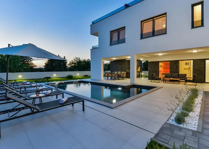 Crowonder Mila Prestige With Heated Swimming Pool, Jacuzzi And Sauna Zaton (Zadar)