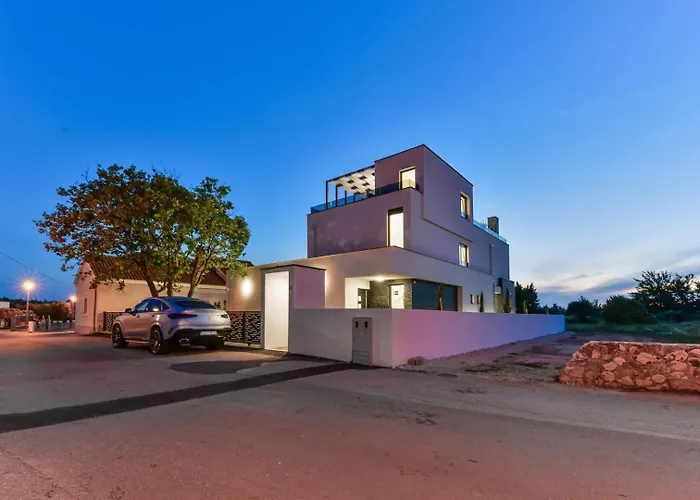Crowonder Mila Prestige With Heated Swimming Pool, Jacuzzi And Sauna Vila *
