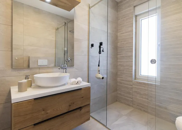 Crowonder Mila Prestige With Heated Swimming Pool, Jacuzzi And Sauna