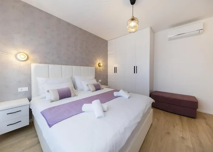 Vila Crowonder Mila Prestige With Heated Swimming Pool, Jacuzzi And Sauna *