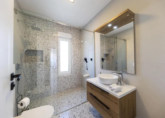 Crowonder Mila Prestige With Heated Swimming Pool, Jacuzzi And Sauna * Zaton (Zadar)