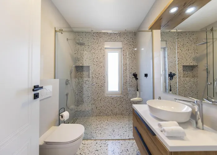 Crowonder Mila Prestige With Heated Swimming Pool, Jacuzzi And Sauna Villa Zaton (Zadar)