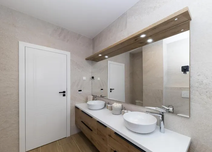 Vila Crowonder Mila Prestige With Heated Swimming Pool, Jacuzzi And Sauna Zaton (Zadar)
