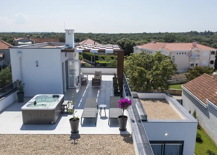 Vila Crowonder Mila Prestige With Heated Swimming Pool, Jacuzzi And Sauna *