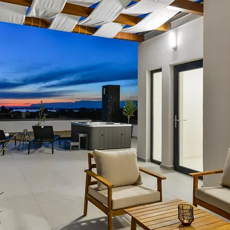 Crowonder Mila Prestige With Heated Swimming Pool, Jacuzzi And Sauna Villa