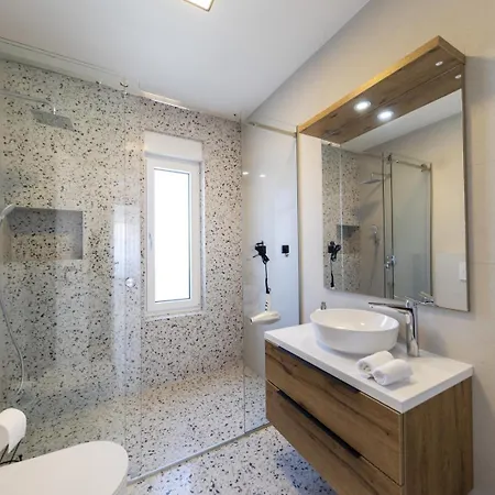 Crowonder Mila Prestige With Heated Swimming Pool, Jacuzzi And Sauna * Zaton (Zadar)