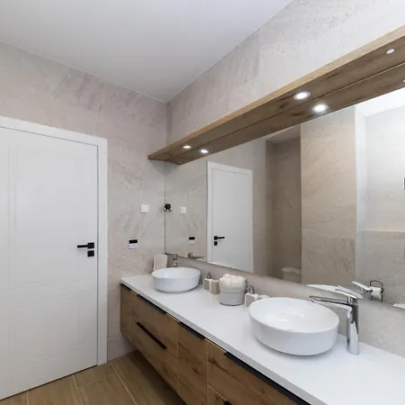 Willa Crowonder Mila Prestige With Heated Swimming Pool, Jacuzzi And Sauna Zaton (Zadar)