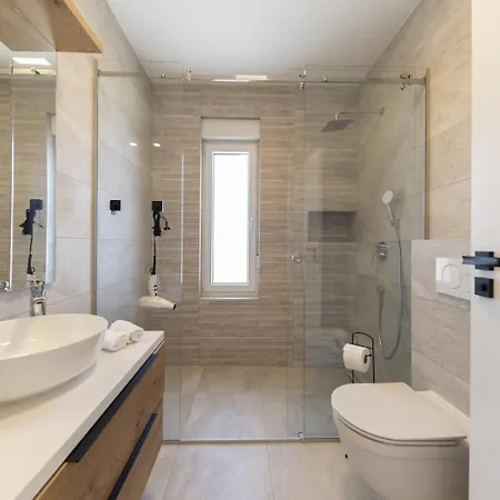Crowonder Mila Prestige With Heated Swimming Pool, Jacuzzi And Sauna * Zaton (Zadar)