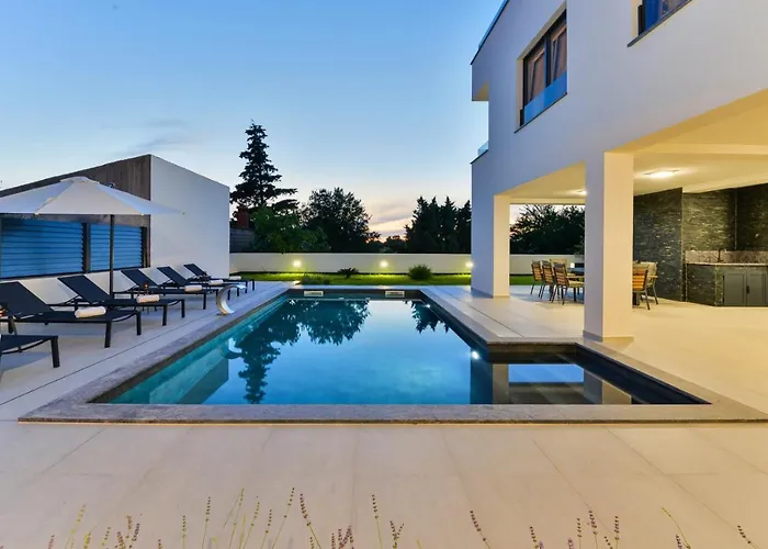 Villa Crowonder Mila Prestige With Heated Swimming Pool, Jacuzzi And Sauna Zaton (Zadar)