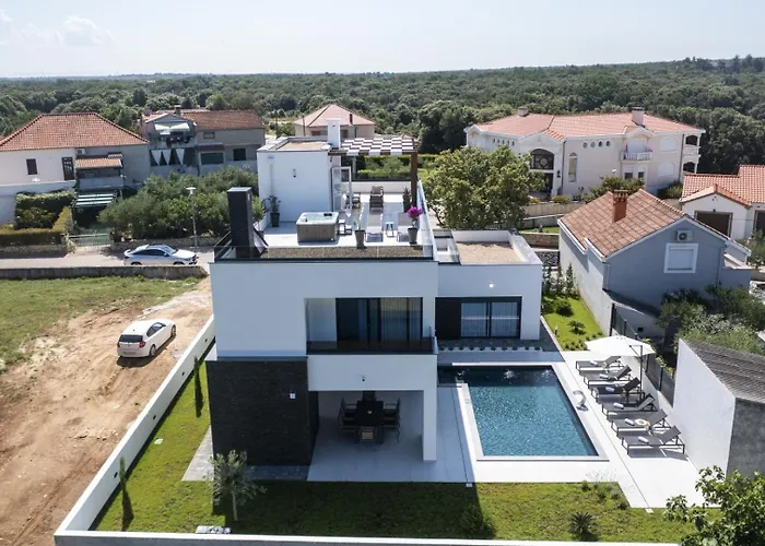 Crowonder Mila Prestige With Heated Swimming Pool, Jacuzzi And Sauna Zaton (Zadar)